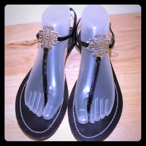 Tory Burch Shoes - Pre-Owned Tory Burch Black Patent Thong Flat 9.5M
